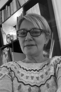 véronique travaille chez Josiane