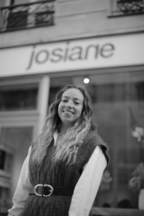 clara travaille chez Josiane